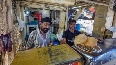 Virat Kohli's favourite Rama Chole Bhature at Jail Road in West Delhi. (Raj K Raj /HT) Virat Kohli's favourite Rama Chole Bhature at Jail Road in West Delhi. (Raj K Raj /HT)