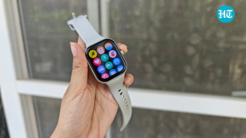 Redmi Watch Move features a curved AMOLED display. (Aishwarya Panda-HT ) Redmi Watch Move features a curved AMOLED display. (Aishwarya Panda-HT )