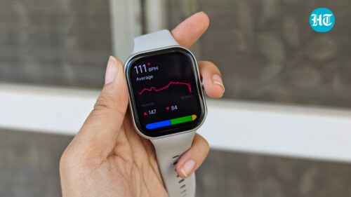Redmi Watch Move offers heart rate, sleep, Spo2, and other health monitoring features. (Aishwarya Panda-HT) Redmi Watch Move offers heart rate, sleep, Spo2, and other health monitoring features. (Aishwarya Panda-HT)