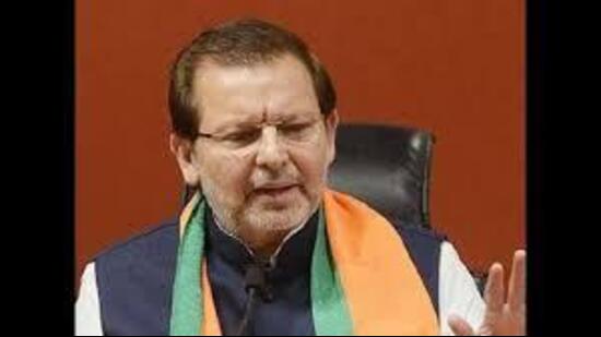 The minister on Monday inaugurated a Vita booth set up by Shyam Mahila Self Help Group in Sonepat. He said this year the dairy federation will move forward with the target of 15% more milk collection. (HT File)