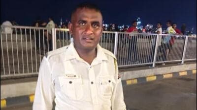 Traffic constable, who jumped into sea to rescue woman, is rewarded by JCP