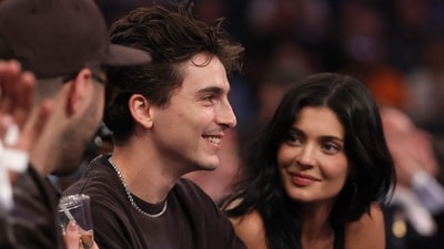 At the David di Donatello Awards, Kylie Jenner and Timothée Chalamet made their relationship public.
Elsa/Getty Images/AFP (Photo by ELSA / GETTY IMAGES NORTH AMERICA / Getty Images via AFP) (Getty Images via AFP) At the David di Donatello Awards, Kylie Jenner and Timothée Chalamet made their relationship public.
Elsa/Getty Images/AFP (Photo by ELSA / GETTY IMAGES NORTH AMERICA / Getty Images via AFP) (Getty Images via AFP)