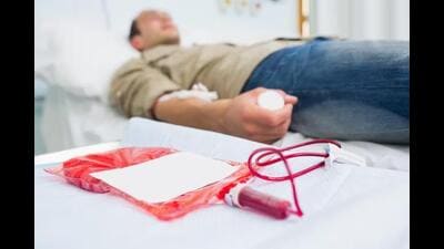 Chandigarh mayor Harpreet Kaur Babla urged city residents to come together to donate blood and help save lives. (HT Photo)