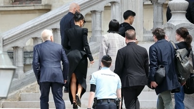 US celebrity Kim Kardashian (C) arrives at the Assize Court for the trial during which she will testify over the 2016 robbery that saw her relieved of millions of dollars' worth of jewellery at gunpoint at in Paris, on May 13, 2025. The trial of this sensational nine million euro jewellery robbery opened in Paris on April 28, 2025. (Photo by Thomas SAMSON / AFP) (AFP) US celebrity Kim Kardashian (C) arrives at the Assize Court for the trial during which she will testify over the 2016 robbery that saw her relieved of millions of dollars' worth of jewellery at gunpoint at in Paris, on May 13, 2025. The trial of this sensational nine million euro jewellery robbery opened in Paris on April 28, 2025. (Photo by Thomas SAMSON / AFP) (AFP)