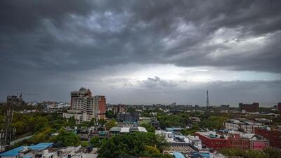 For Tuesday, IMD had not forecast rain, but a fairly hot day, which held true for the first half, as the maximum temperature hit 40.2 degrees Celsius (°C), which was a degree below normal. However, thunderclouds started developing around 3pm. (RAJ K RAJ /HT PHOTO) For Tuesday, IMD had not forecast rain, but a fairly hot day, which held true for the first half, as the maximum temperature hit 40.2 degrees Celsius (°C), which was a degree below normal. However, thunderclouds started developing around 3pm. (RAJ K RAJ /HT PHOTO)