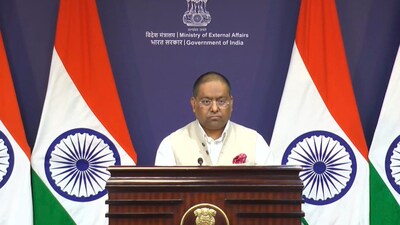 MEA spokesperson Randhir Jaiswal stated that though there were conversations between Indian and American officials, trade was not discussed (@MEAIndia)