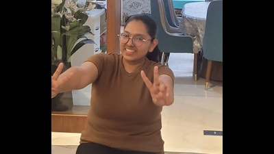 Shreya Garg of KBDAV Senior Secondary Public School, Sector 7, Chandigarh, scored 99.4% in the CBSE Class 12 exams. (HT) Shreya Garg of KBDAV Senior Secondary Public School, Sector 7, Chandigarh, scored 99.4% in the CBSE Class 12 exams. (HT)