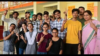 Students of Balrampur and Lucknow districts which are also among the districts falling under CBSE’s Prayagraj region, emerged as best performers in Class 12. (HT photo)