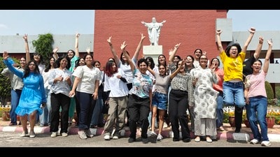 Students of Sacred Heart Senior Secondary School, Chandigarh, in an ecstatic mood after securing 100% pass percentage in theClass 12 results announced by CBSE on Tuesday. (Keshav Singh/HT) Students of Sacred Heart Senior Secondary School, Chandigarh, in an ecstatic mood after securing 100% pass percentage in theClass 12 results announced by CBSE on Tuesday. (Keshav Singh/HT)