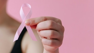 Doctors share 5 things to reduce your risk of breast cancer. (Image by Pexel) Doctors share 5 things to reduce your risk of breast cancer. (Image by Pexel)