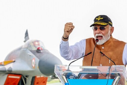 Prime Minister Narendra Modi addressing armed force personnel during his visit to Adampur Airforce Base in Punjab. ((AFP))