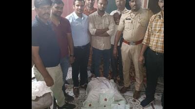 Drugs worth ₹6 crore seized from 1RK in Govandi Drugs worth ₹6 crore seized from 1RK in Govandi