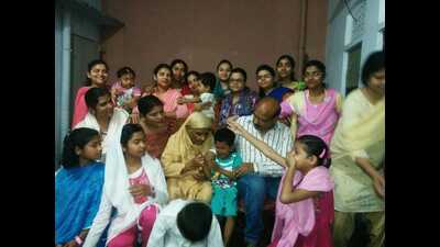 Imran Ahmad Abbasi and his family in Lucknow (HT) Imran Ahmad Abbasi and his family in Lucknow (HT)