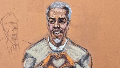 Sean "Diddy" Combs makes a hand gesture to family members arriving at his sex trafficking trial in New York City, New York, U.S., May 13, 2025, in this courtroom sketch. REUTERS/Jane Rosenberg     TPX IMAGES OF THE DAY (REUTERS)