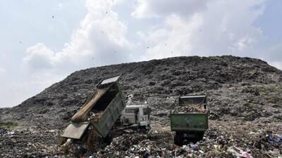 Waste at the Ghazipur landfill site. (HT Archive) Waste at the Ghazipur landfill site. (HT Archive)