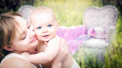 These quiet little products are making life easier for thousands of moms after childbirth. Here's the breastfeeding checklist no one talks about. (Image by Pixabay) These quiet little products are making life easier for thousands of moms after childbirth. Here's the breastfeeding checklist no one talks about. (Image by Pixabay)