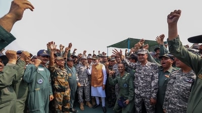 Prime Minister Narendra Modi meets armed forces personnel at Adampur Air Base in Punjab on Tuesday. (HT Photo) Prime Minister Narendra Modi meets armed forces personnel at Adampur Air Base in Punjab on Tuesday. (HT Photo)