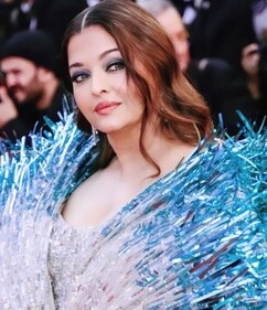 Aishwarya Rai's icy blue look (Pinterest) Aishwarya Rai's icy blue look (Pinterest)