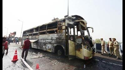A massive fire engulfed a moving bus on Kisan Path in Lucknow on Thursday. (Deepak Gupta/HT Photo)