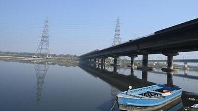 On Yamuna river, six key locations have been selected — Palla, ISBT bridge, ITO bridge, Nizamuddin Bridge, Okhla barrage and Asgarpur, where the river exits Delhi. (Arvind Yadav/HT Photo)