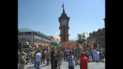 Supporters of Bharatiya Janata Party during a Tiranga rally in Srinagar on Thursday. (Waseem Andrabi /HT)