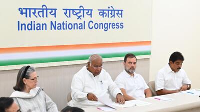 UPA chairperson Sonia Gandhi, Congress president Mallikarjun Kharge with Lok Sabha LOP Rahul Gandhi at the AICC HQ in New Delhi. (HT Photo) UPA chairperson Sonia Gandhi, Congress president Mallikarjun Kharge with Lok Sabha LOP Rahul Gandhi at the AICC HQ in New Delhi. (HT Photo)