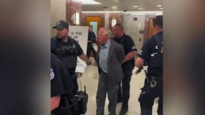 Ben Cohen, 74, who is also a progressive activist, was a part of the protest. (Screengrab/X/@YoBenCohen) Ben Cohen, 74, who is also a progressive activist, was a part of the protest. (Screengrab/X/@YoBenCohen)