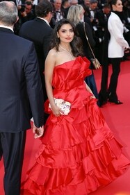 At Cannes Film Festival 2025, Kumar Sanu's daughter Shannon K chose to wear a red gown. At Cannes Film Festival 2025, Kumar Sanu's daughter Shannon K chose to wear a red gown.