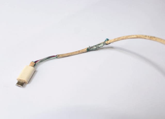Don’t swap chargers and devices; an incompatible combo can ruin both. (SHUTTERSTOCK) Don’t swap chargers and devices; an incompatible combo can ruin both. (SHUTTERSTOCK)
