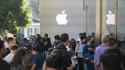 Despite AI delays, Apple becomes the world’s most valuable brand. (AP)