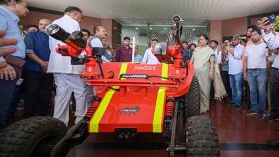 Delhi chief minister Rekha Gupta with cabinet minister Ashish Sood inspects fire services' equipment at Delhi Secretariat in New Delhi on Friday. (RAJ K RAJ /HT PHOTO) Delhi chief minister Rekha Gupta with cabinet minister Ashish Sood inspects fire services' equipment at Delhi Secretariat in New Delhi on Friday. (RAJ K RAJ /HT PHOTO)