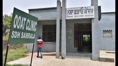 Drug addicts visiting OOAT clinics had seen a two-fold rise since the state government launched the ‘Yudh Nashian Virudh’ (War against Drugs) campaign in the last week of February this year. (HT File)