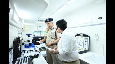 Haryana DGP Shatrujeet Kapur inspecting the Forensic Science Laboratory in Madhuban on Friday. (HT Photo) Haryana DGP Shatrujeet Kapur inspecting the Forensic Science Laboratory in Madhuban on Friday. (HT Photo)