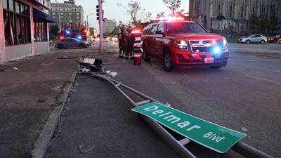 A Delmar Boulevard street sign lies on the ground as fire crew respond to tornado damage in St. Louis, Missouri,U.S. May 16, 2025. REUTERS/Lawrence Bryant (REUTERS)