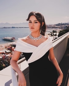 Selena Gomez was diagnosed with lupus, an autoimmune disease that she treated with chemotherapy, in 2014. Selena Gomez was diagnosed with lupus, an autoimmune disease that she treated with chemotherapy, in 2014.
