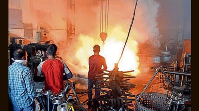 Due to a swift response from three fire tenders, the fire was contained within the factory premises, preventing major damage. (Sant Arora/HT)