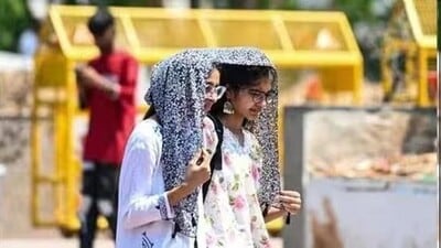 IMD said Srinagar’s temperature was 6.8 degrees Celsius above normal. (HT File)