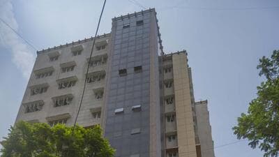 Mumbai, India - May 18, 2025: A view of the Krantijyoti Savitribai Phule Hospital at Borivali in Mumbai, India, on Sunday, May 18, 2025. (Photo by Satish Bate/ Hindustan Times) (Hindustan Times) Mumbai, India - May 18, 2025: A view of the Krantijyoti Savitribai Phule Hospital at Borivali in Mumbai, India, on Sunday, May 18, 2025. (Photo by Satish Bate/ Hindustan Times) (Hindustan Times)