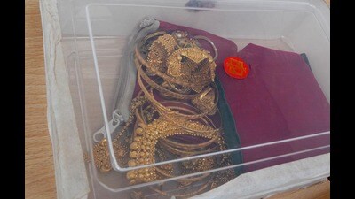 The arrest resulted in the recovery of approximately 300 gm gold, 186 gm silver and  ₹1.2 lakh in cash, with a total estimated value of  ₹32 lakh, Kalka police said. (HT)