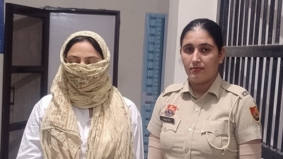 Travel blogger Jyoti Malhotra in the custody of the Hisar police after being arrested for allegedly spying for Pakistan. (HT photo) Travel blogger Jyoti Malhotra in the custody of the Hisar police after being arrested for allegedly spying for Pakistan. (HT photo)