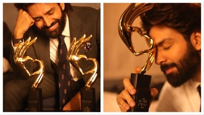 Kartik Aaryan shared a coveted moment posing with his two Best Actor awards. Kartik Aaryan shared a coveted moment posing with his two Best Actor awards.