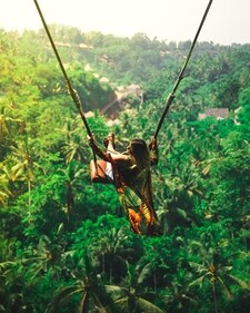 Bali, Indonesia: Bali is a stunning island paradise with plenty of affordable villas and homestays available for budget travellers. It's also known for its beautiful beaches, rice terraces, and traditional culture.&nbsp; (Unsplash)