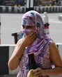 Maximum temperature likely to fall gradually by 2-3°C during next five days in Uttar Pradesh, weatherman said. (Mushtaq Ali/HT Photo) Maximum temperature likely to fall gradually by 2-3°C during next five days in Uttar Pradesh, weatherman said. (Mushtaq Ali/HT Photo)
