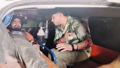 Both accused Akashdeep Singh and Gaurav Kapila suffered bullet injuries in their legs in retaliatory firing by police. (HT)