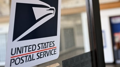 On Memorial Day, May 26, national banks and USPS will close, suspending mail delivery.
(Photo by Patrick T. Fallon / AFP) (AFP) On Memorial Day, May 26, national banks and USPS will close, suspending mail delivery.
(Photo by Patrick T. Fallon / AFP) (AFP)