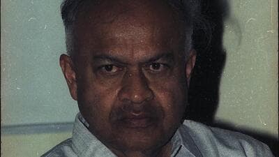 Even as the scientific community mourns the passing of Dr Jayant Narlikar, many are revisiting his Marathi science fiction works that anticipated global crises long before it occurred. (HT) Even as the scientific community mourns the passing of Dr Jayant Narlikar, many are revisiting his Marathi science fiction works that anticipated global crises long before it occurred. (HT)