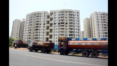 Local gram panchayats are unable to meet the water needs of the sprawling housing projects that have sprung up in the PMRDA region. (HT) Local gram panchayats are unable to meet the water needs of the sprawling housing projects that have sprung up in the PMRDA region. (HT)
