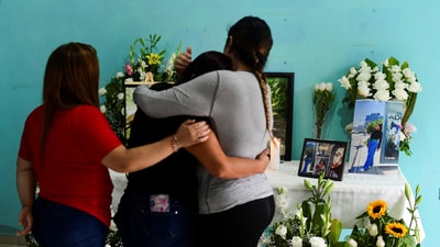 Family and friends of America Sanchez, a cadet who died after the Mexican Navy ship Cuauhtemoc crashed into the Brooklyn Bridge in New York City, gather to pay tribute at her home in Xalapa, Mexico May 18, 2025. REUTERS/Oscar Martinez (REUTERS)
