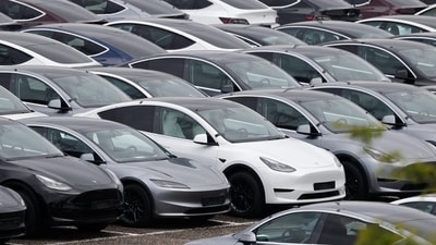 Tesla Sets Record With $139 Million Pay Package for Finance Chief Tesla Sets Record With $139 Million Pay Package for Finance Chief