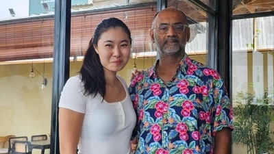 Janney Hujic met a man with a striking resemblance to Piyush Gupta, former CEO of DBS Bank. Janney Hujic met a man with a striking resemblance to Piyush Gupta, former CEO of DBS Bank.